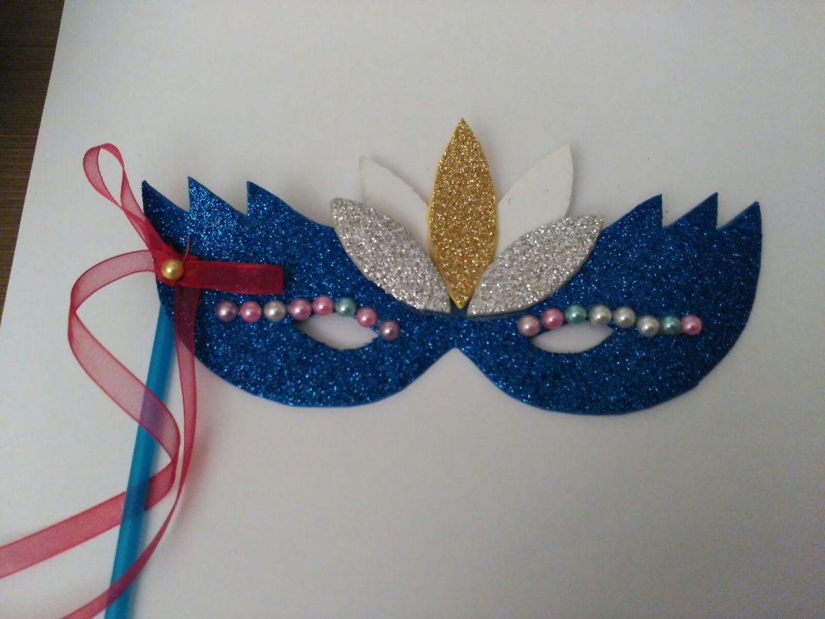 FES LA TEVA MASCARA PER CARNAVAL!!